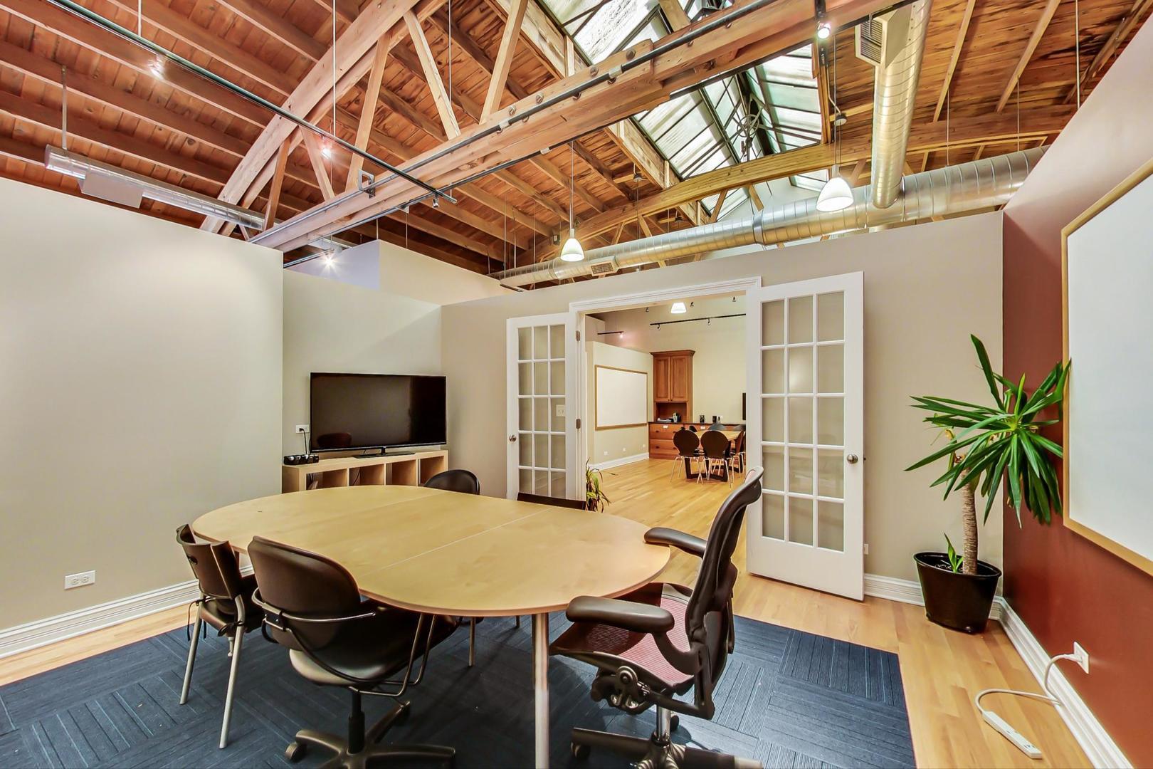 2822 Central Street Unit: 100