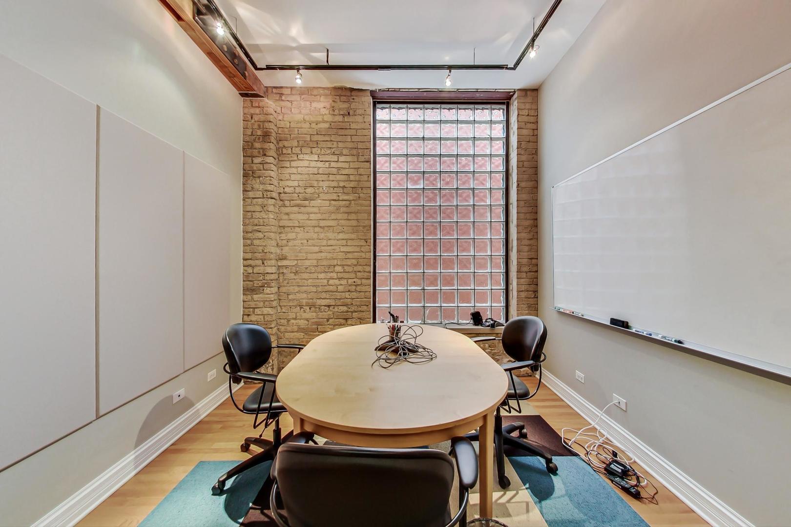 2822 Central Street Unit: 100