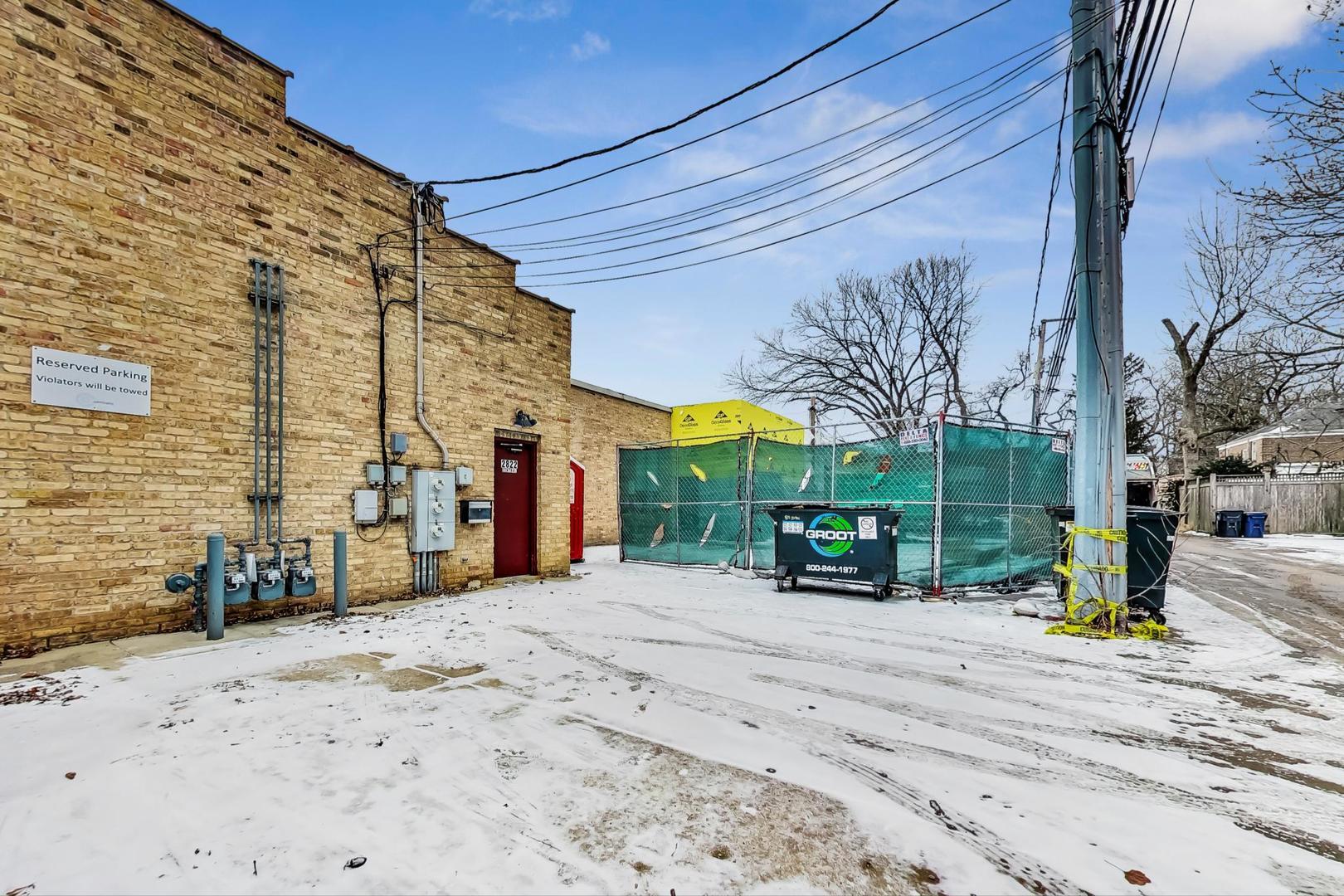 2822 Central Street Unit: 100