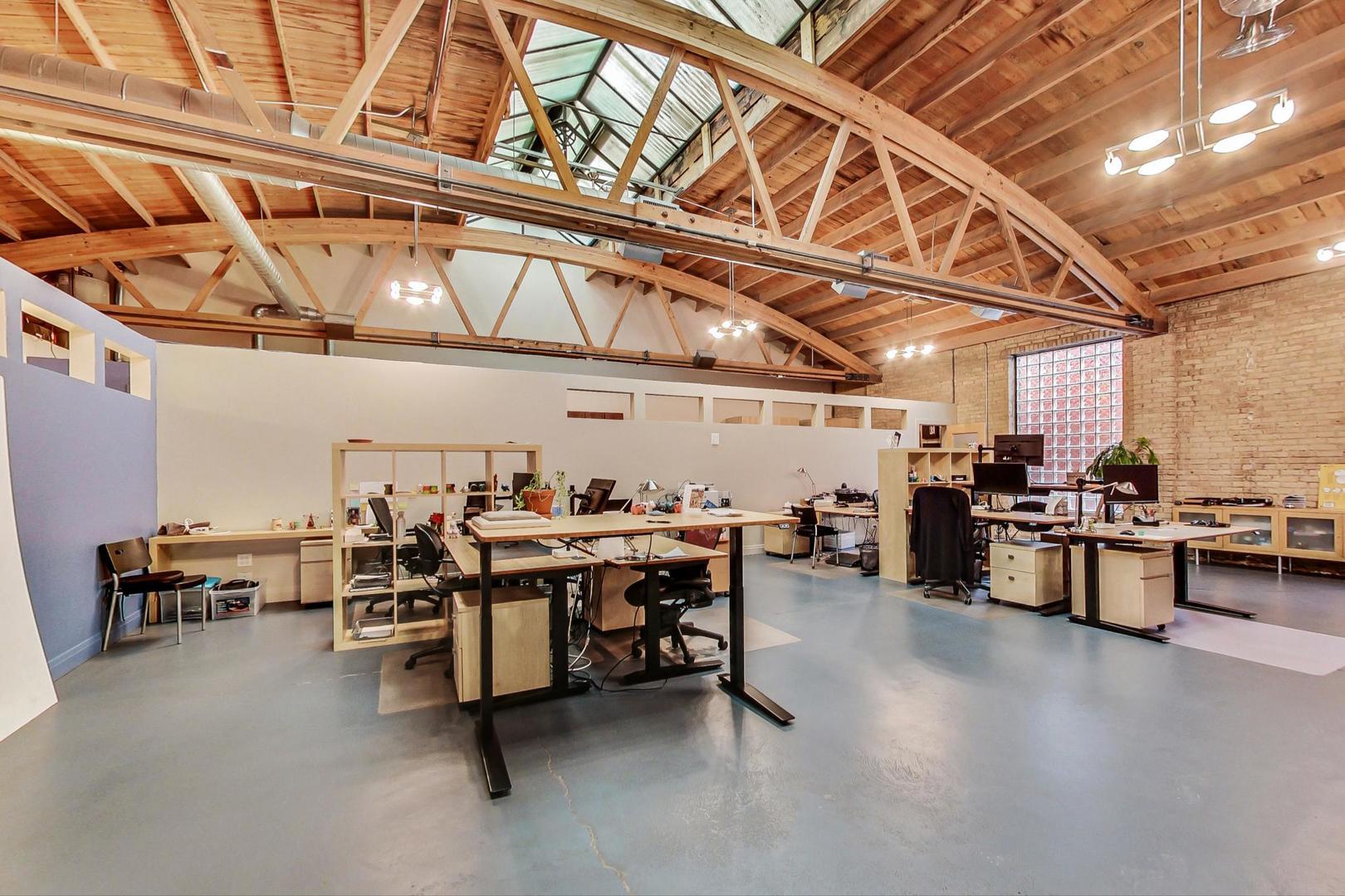 2822 Central Street Unit: 100