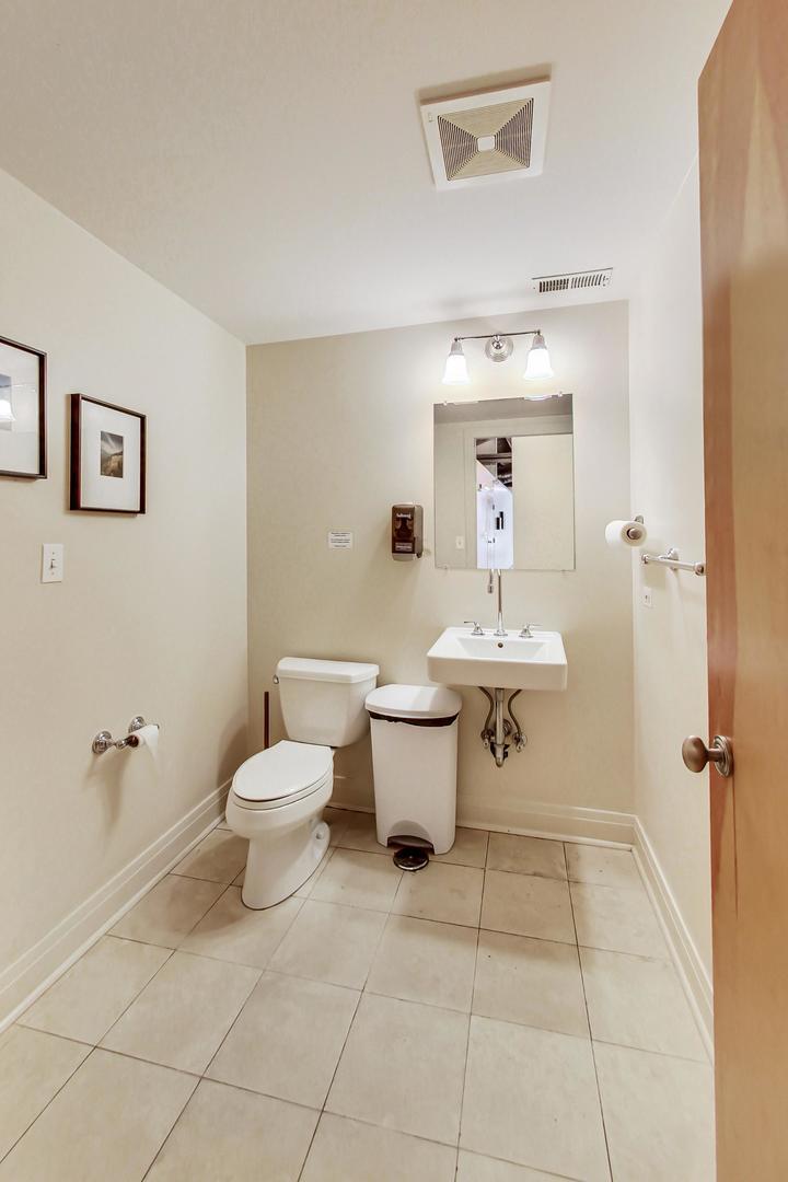 2822 Central Street Unit: 100