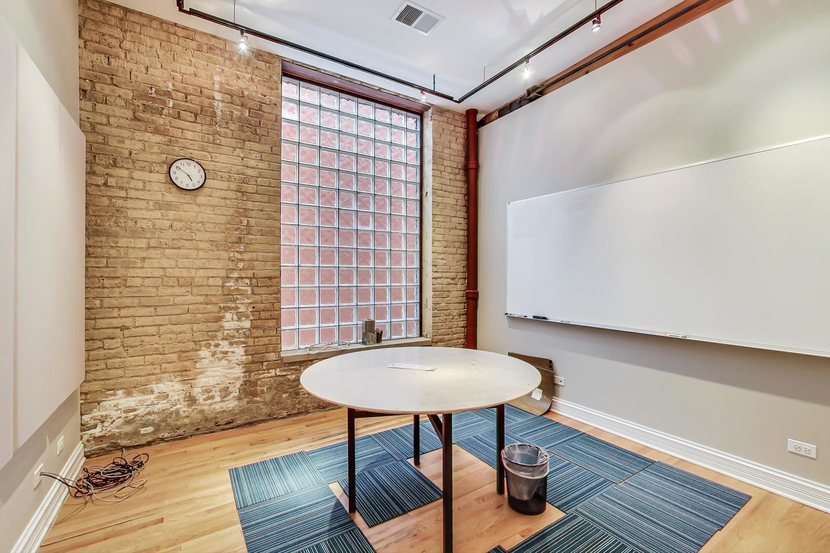 2822 Central Street Unit: 100
