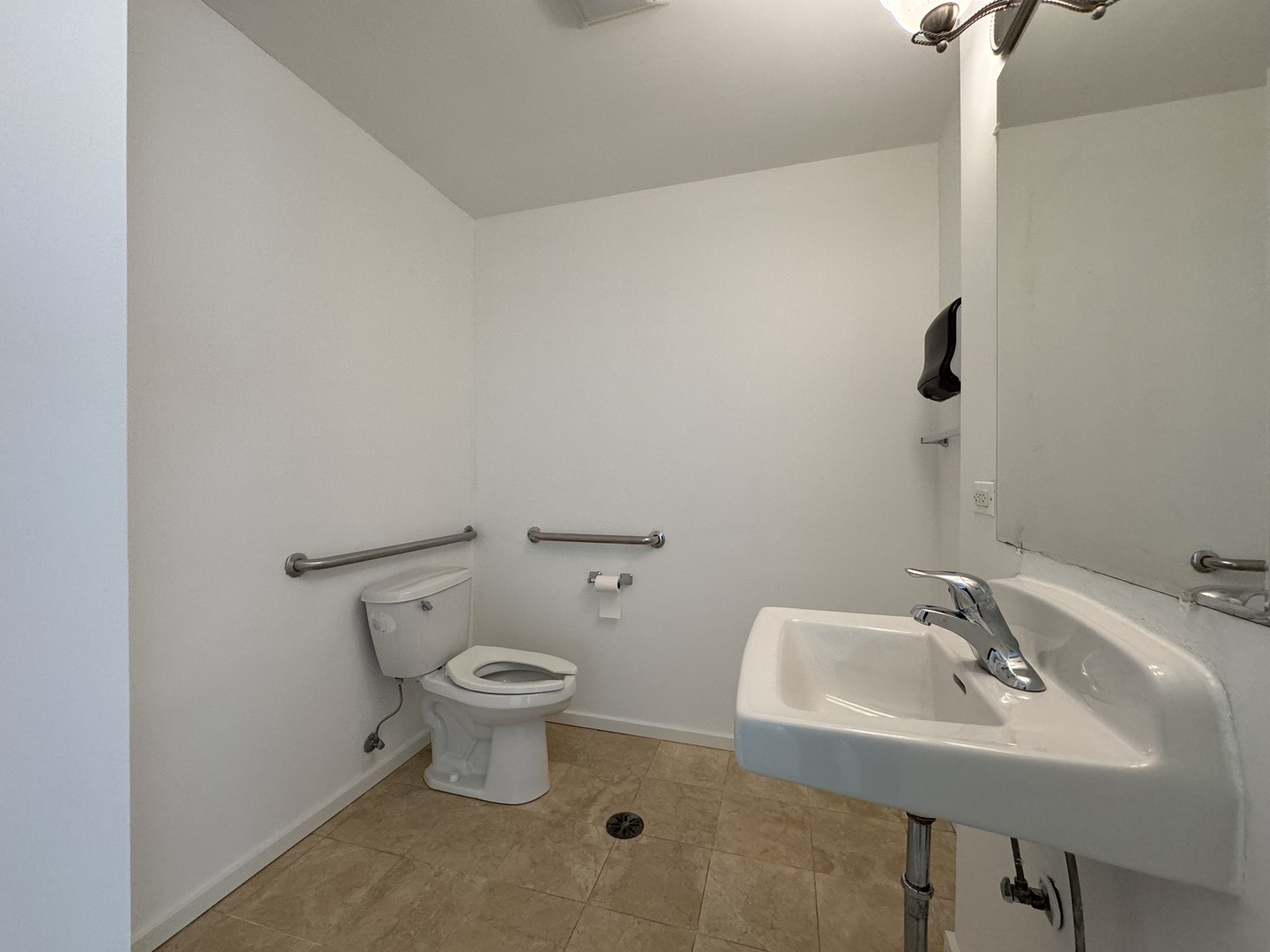 2136 W NORTH Avenue Unit: C-1W