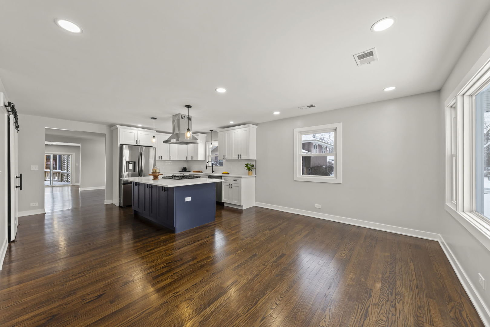 5939 Pershing Avenue