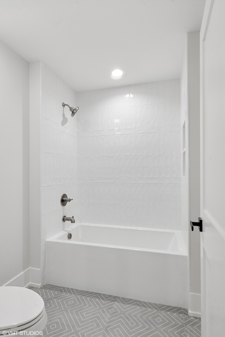 448 W Elm Park Avenue