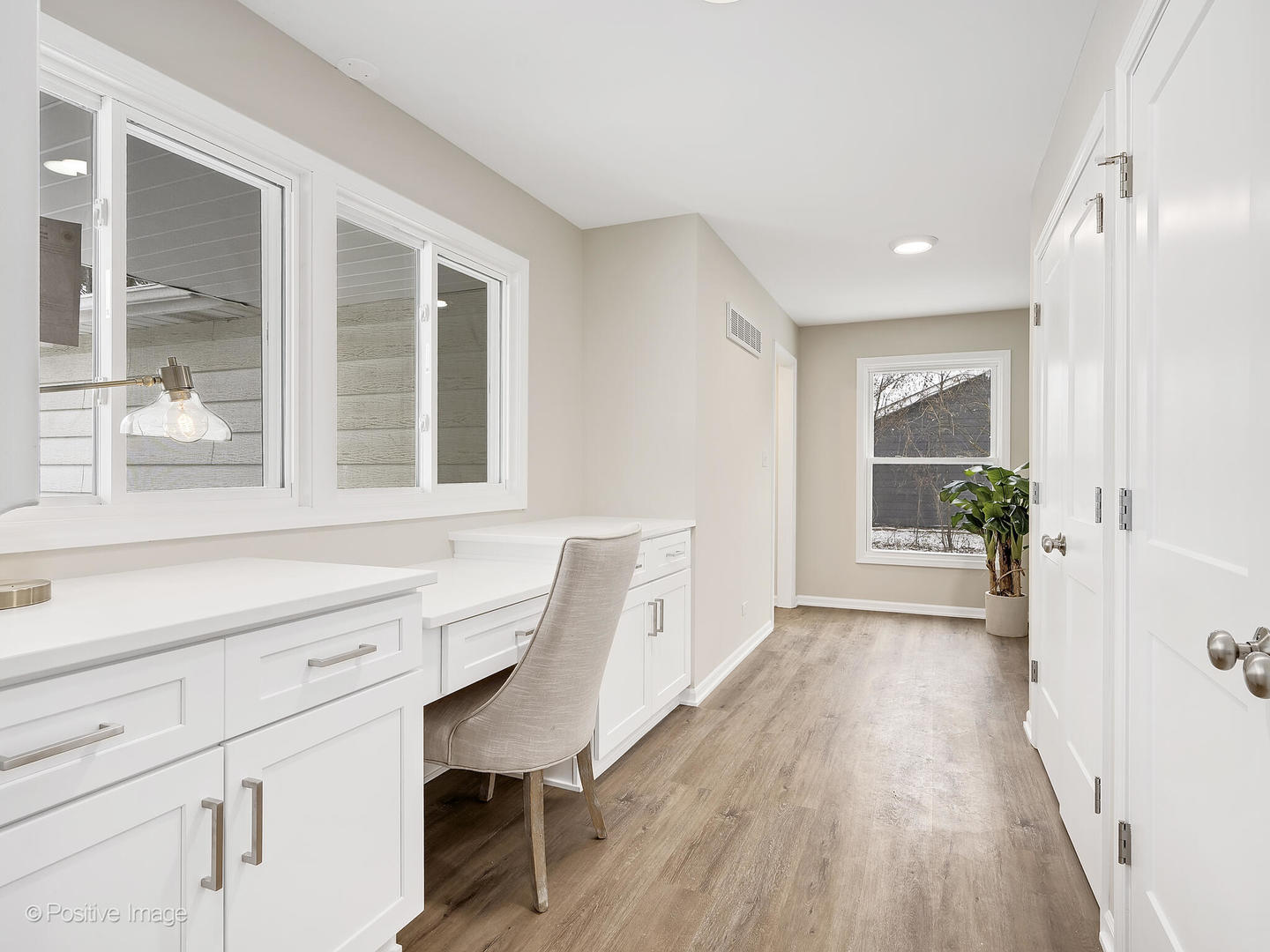 18w711 13th Street