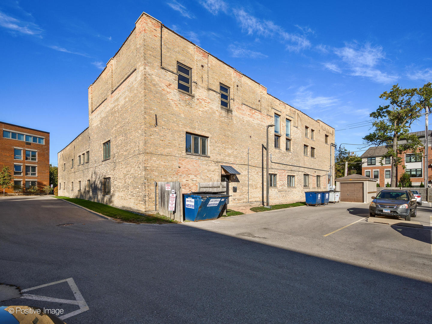 660 La Salle Place
