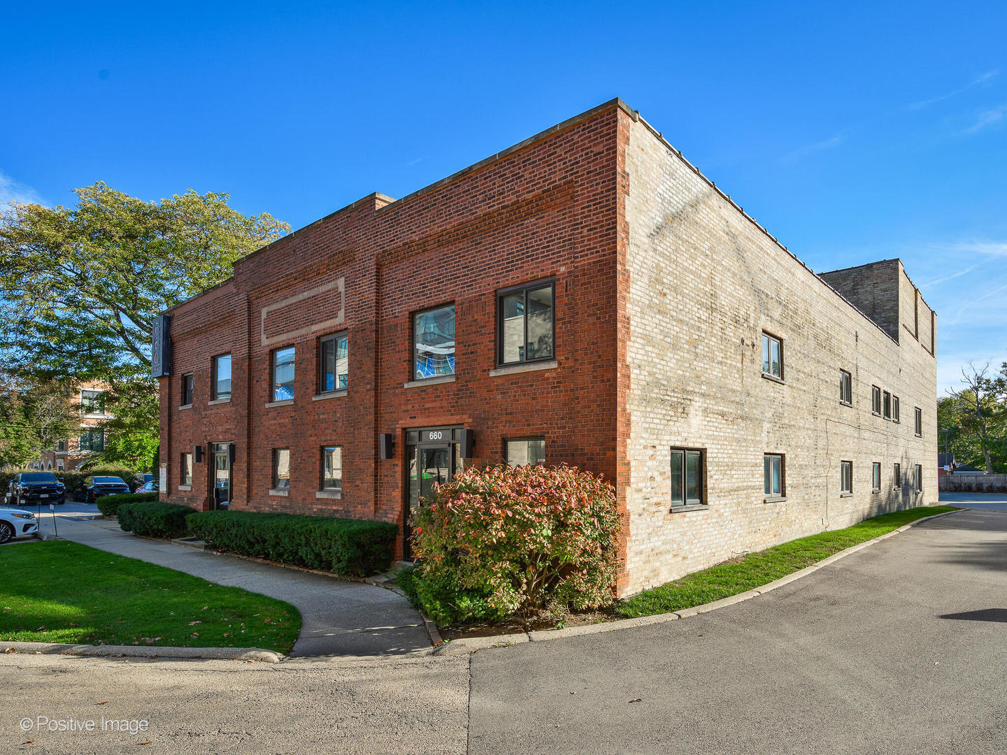 660 La Salle Place