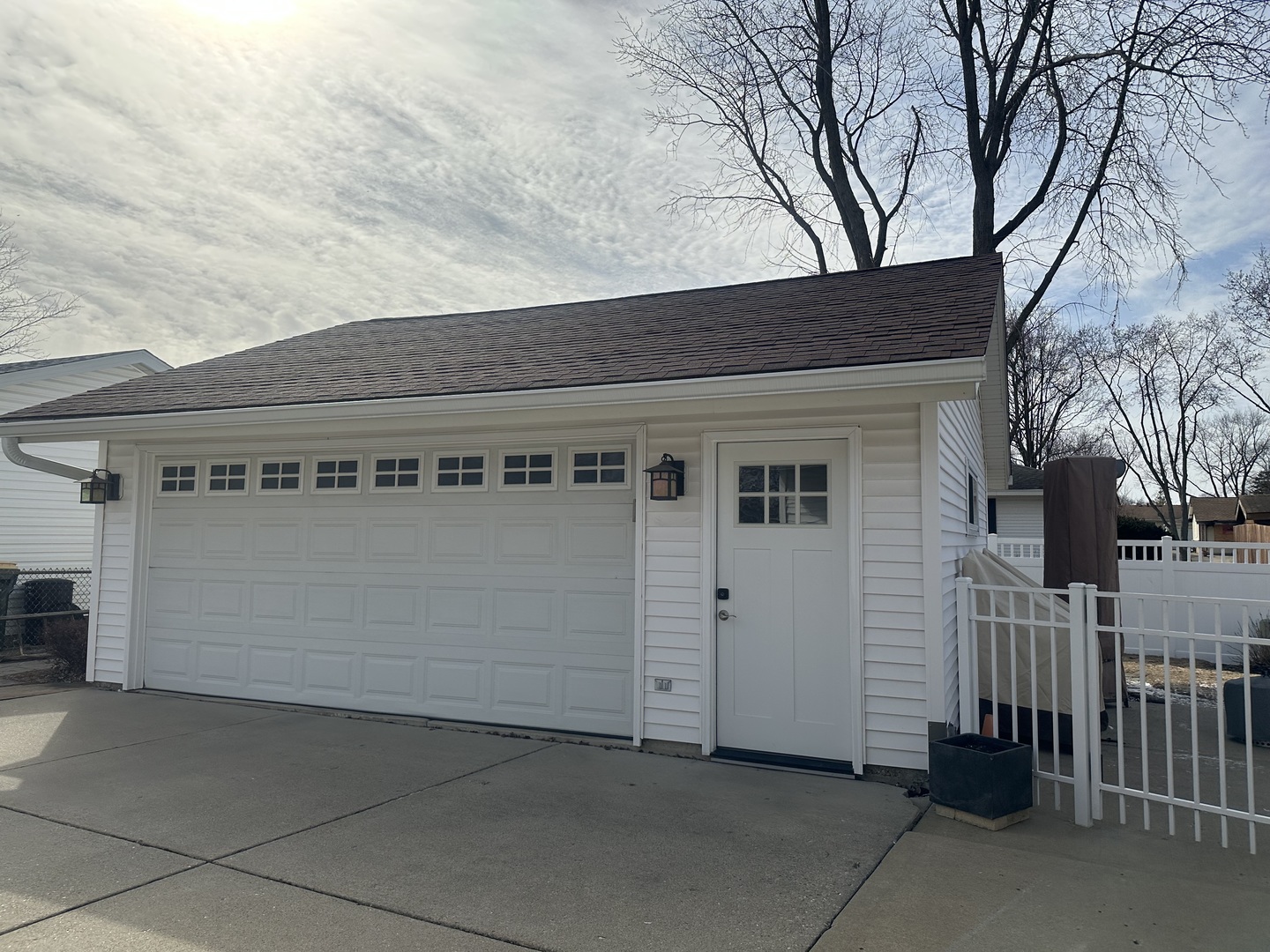 936 Victoria Lane