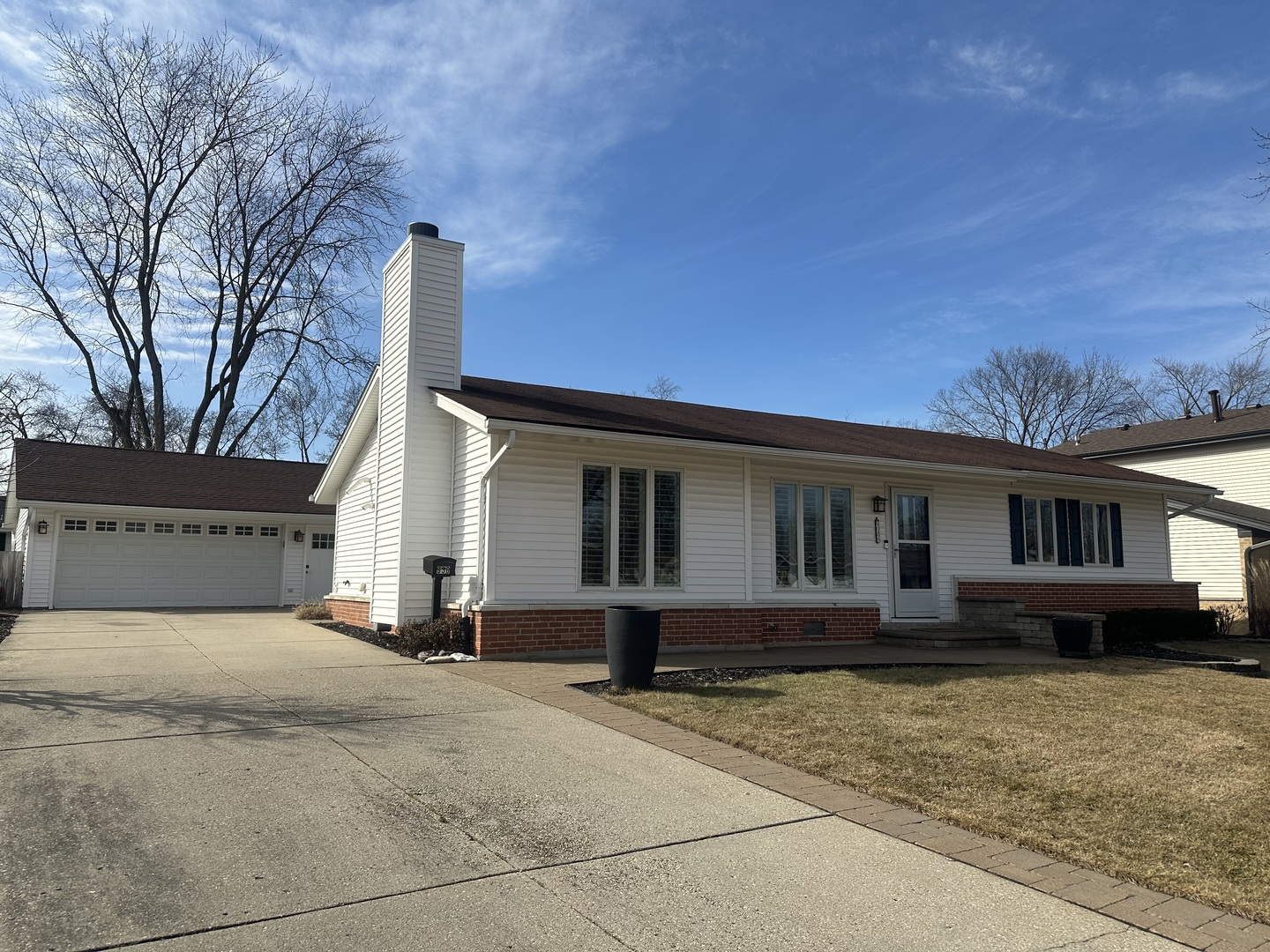 936 Victoria Lane