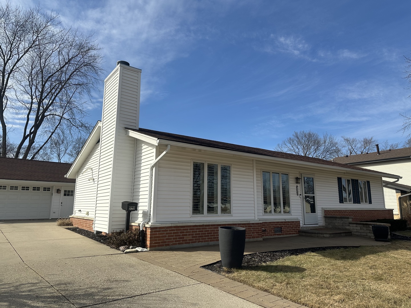 936 Victoria Lane