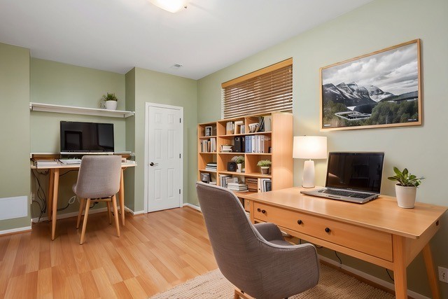 1119 BARTHOLDI Court