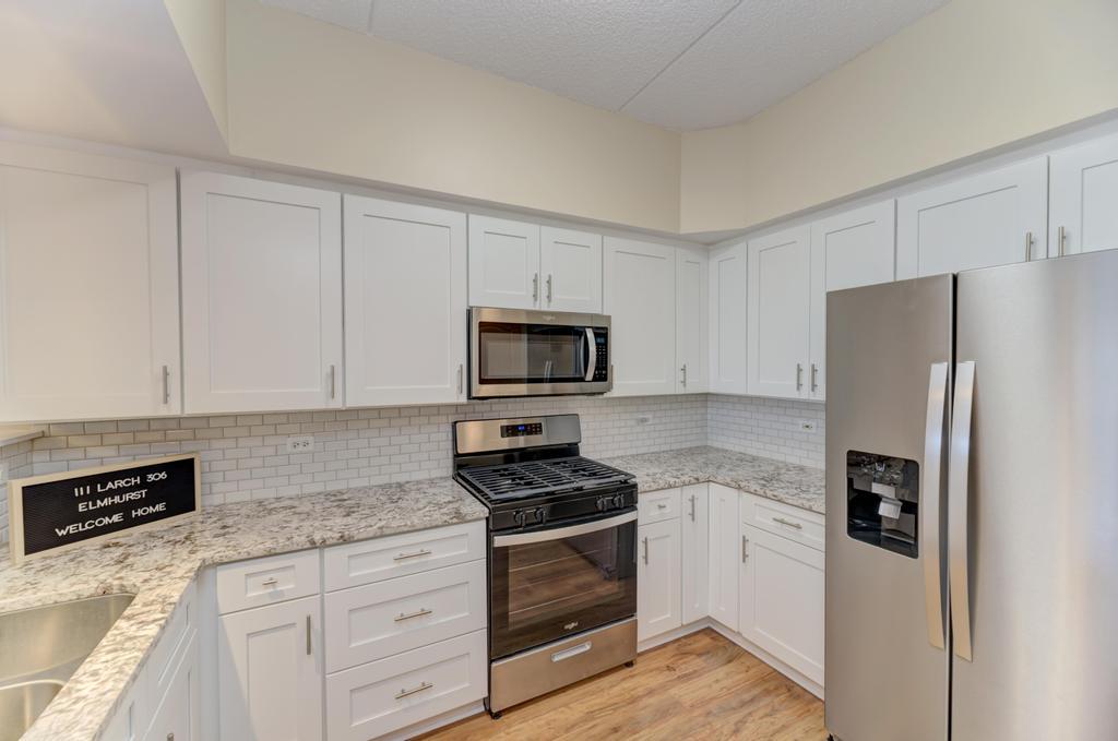 111 N Larch Avenue Unit: 306