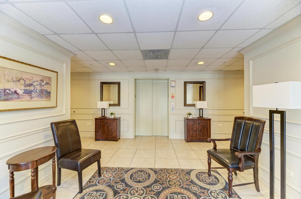111 N Larch Avenue Unit: 306
