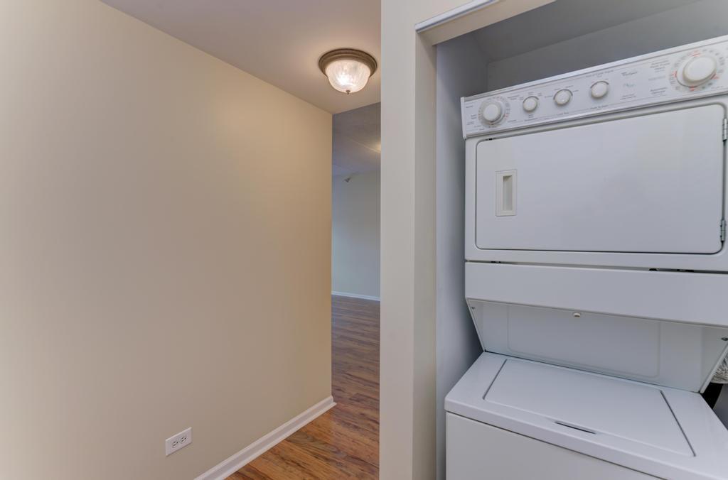 111 N Larch Avenue Unit: 306
