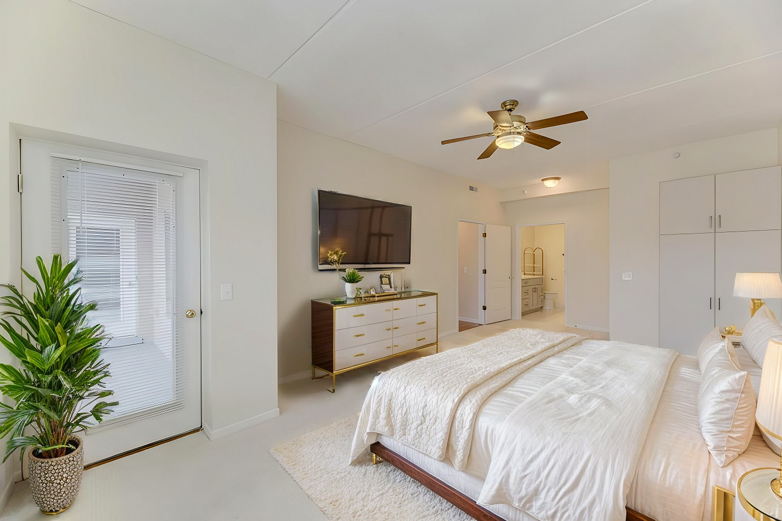 111 N Larch Avenue Unit: 306