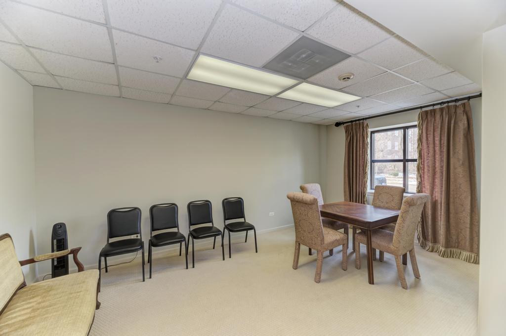 111 N Larch Avenue Unit: 306