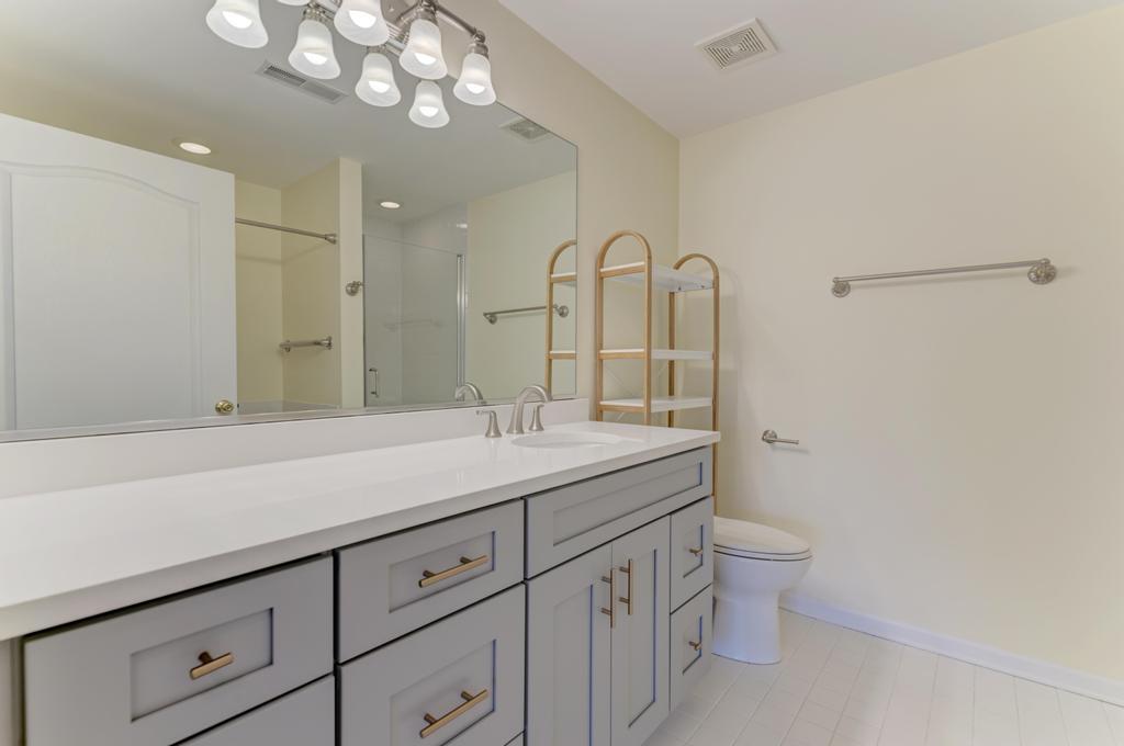 111 N Larch Avenue Unit: 306