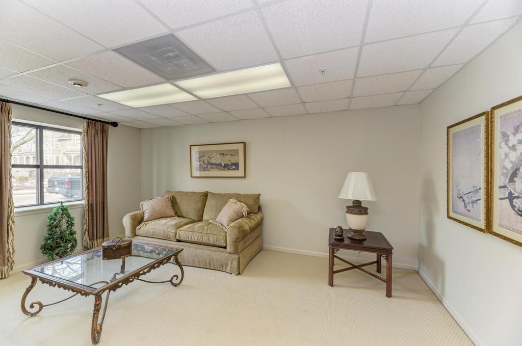 111 N Larch Avenue Unit: 306