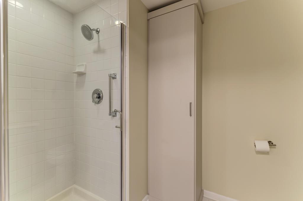 111 N Larch Avenue Unit: 306