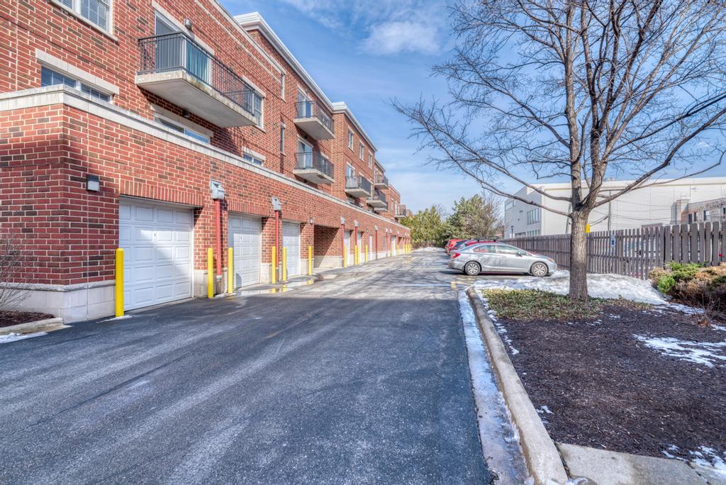 111 N Larch Avenue Unit: 306