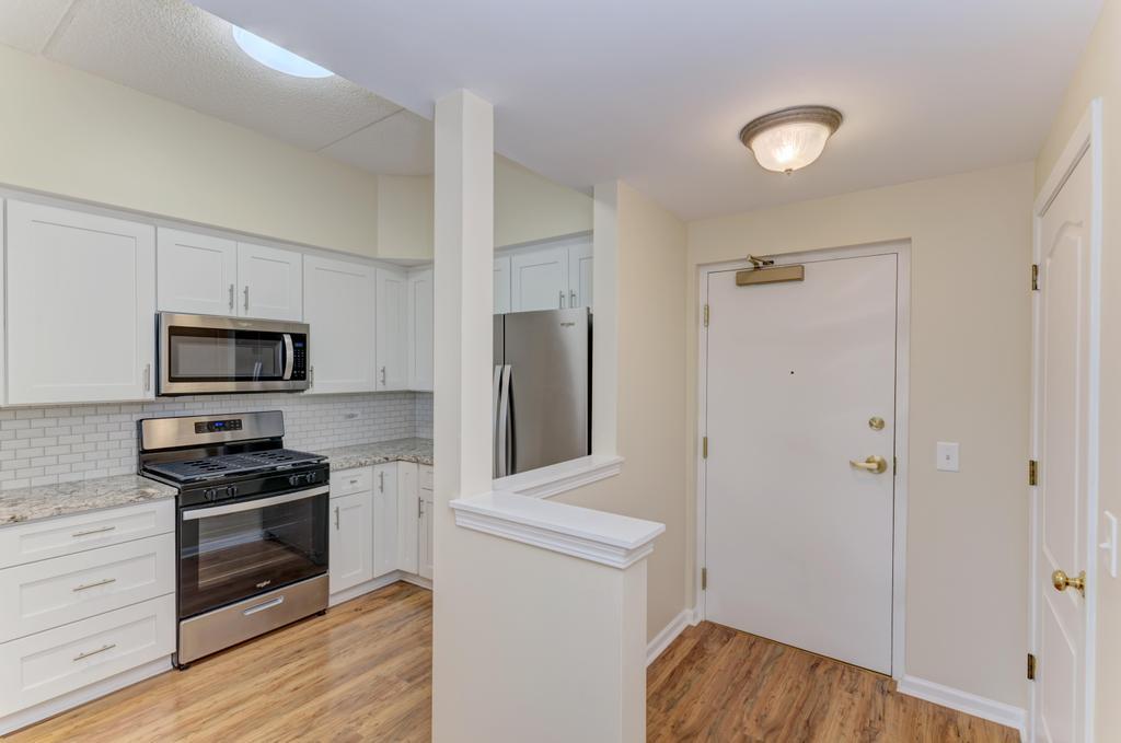 111 N Larch Avenue Unit: 306