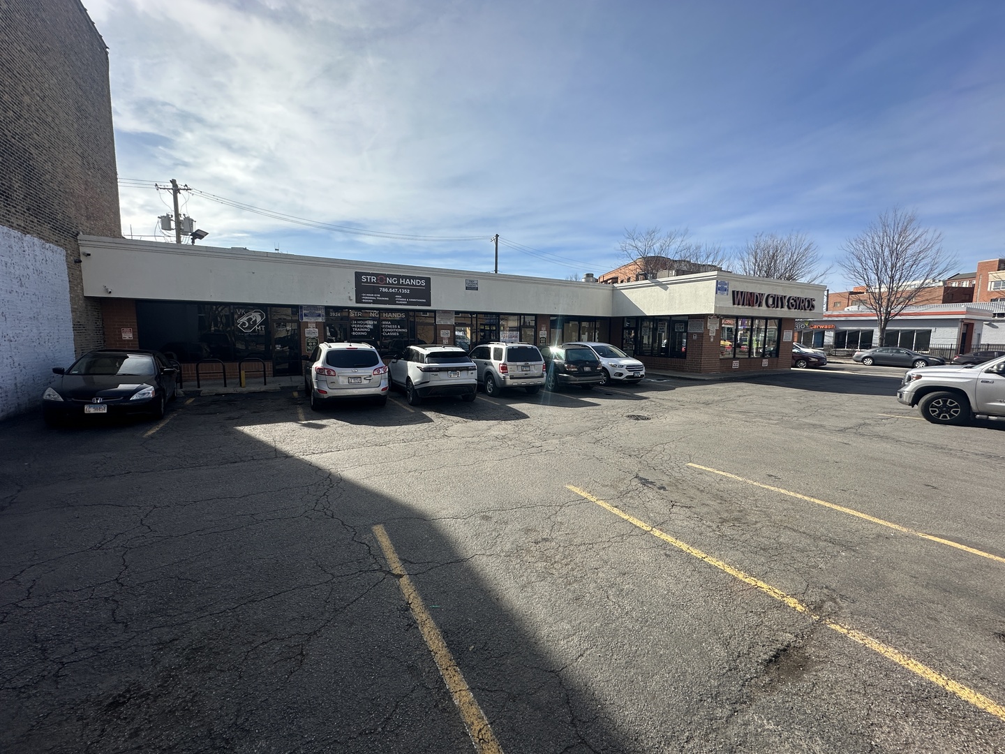3928 N Broadway Street