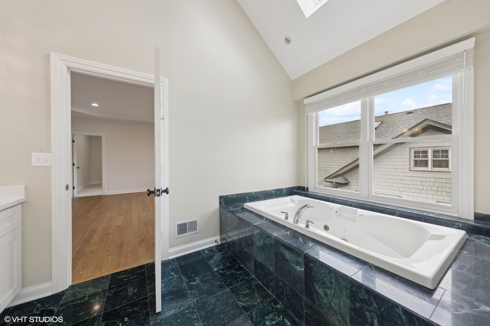 132 S Chandler Avenue