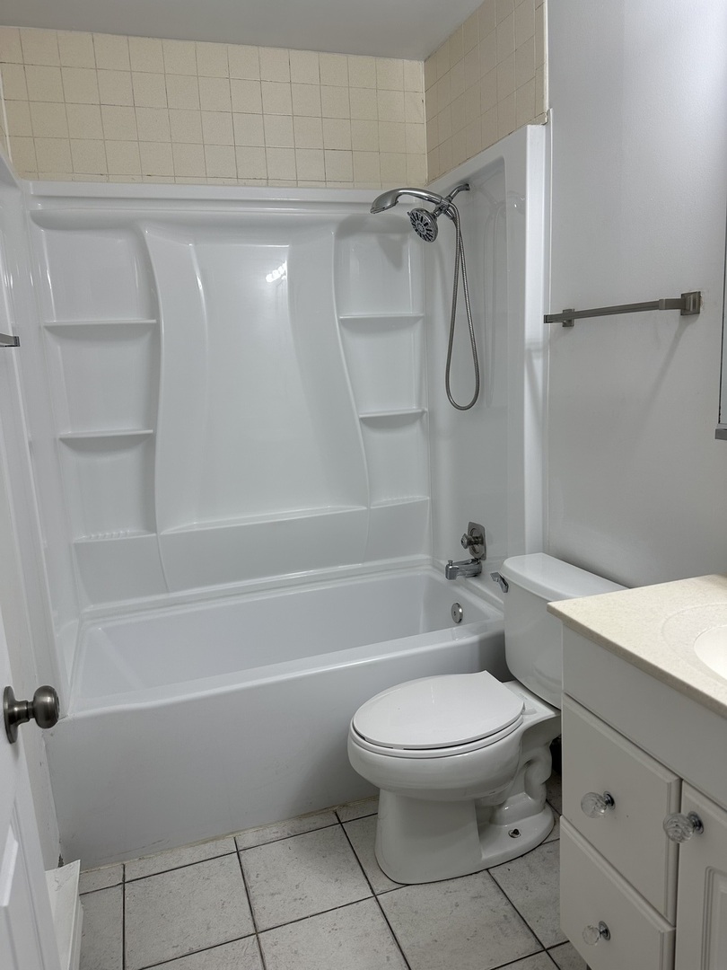 207 N Waters Edge Drive Unit: 101