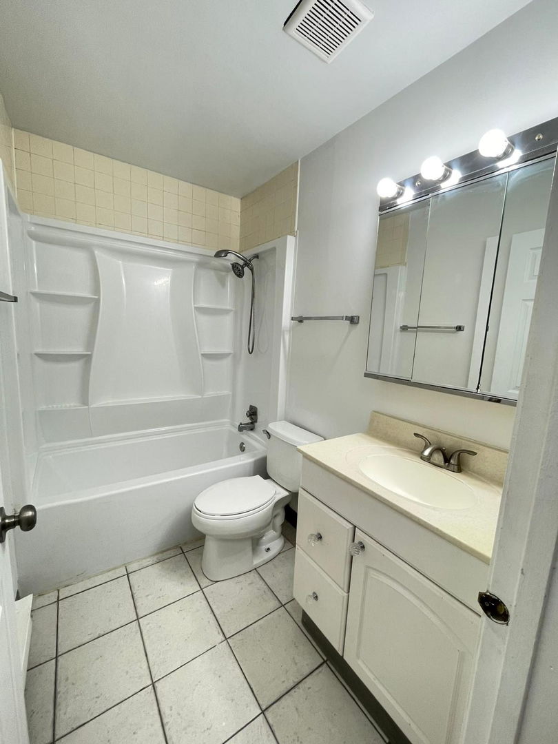207 N Waters Edge Drive Unit: 101