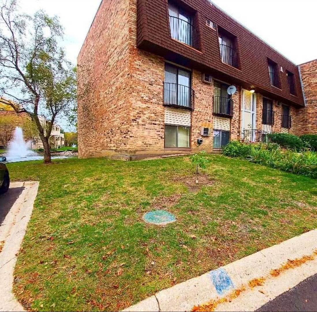 207 N Waters Edge Drive Unit: 101