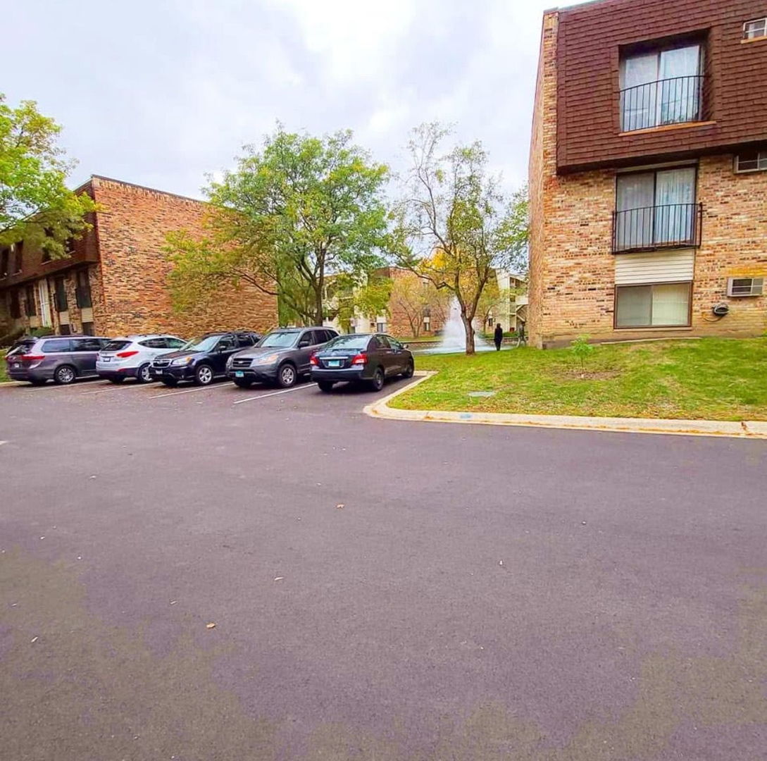 207 N Waters Edge Drive Unit: 101