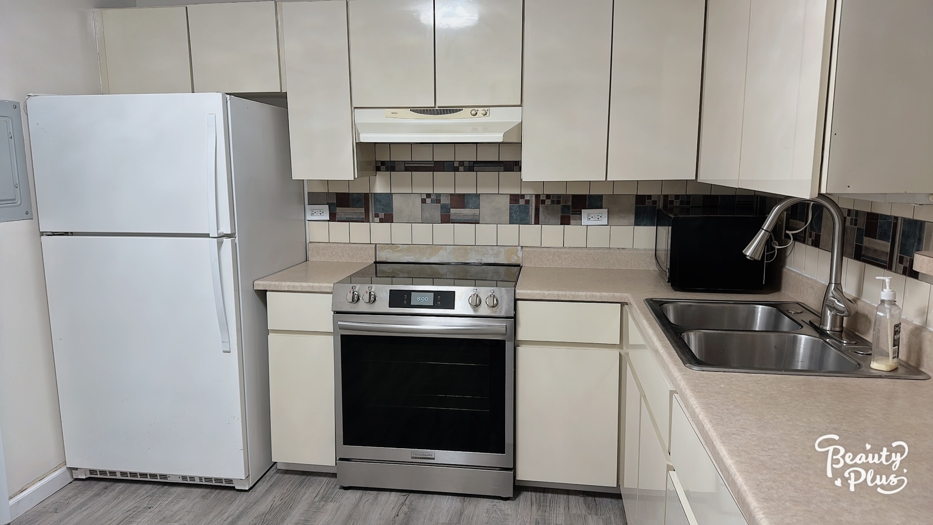 207 N Waters Edge Drive Unit: 101