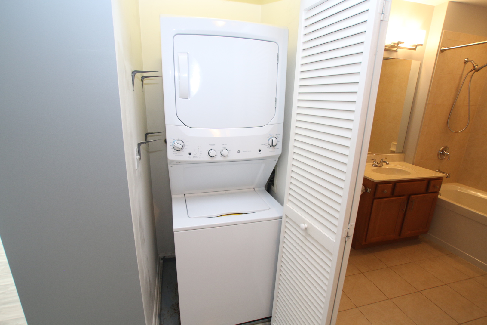 14 S Prospect Street Unit: 410