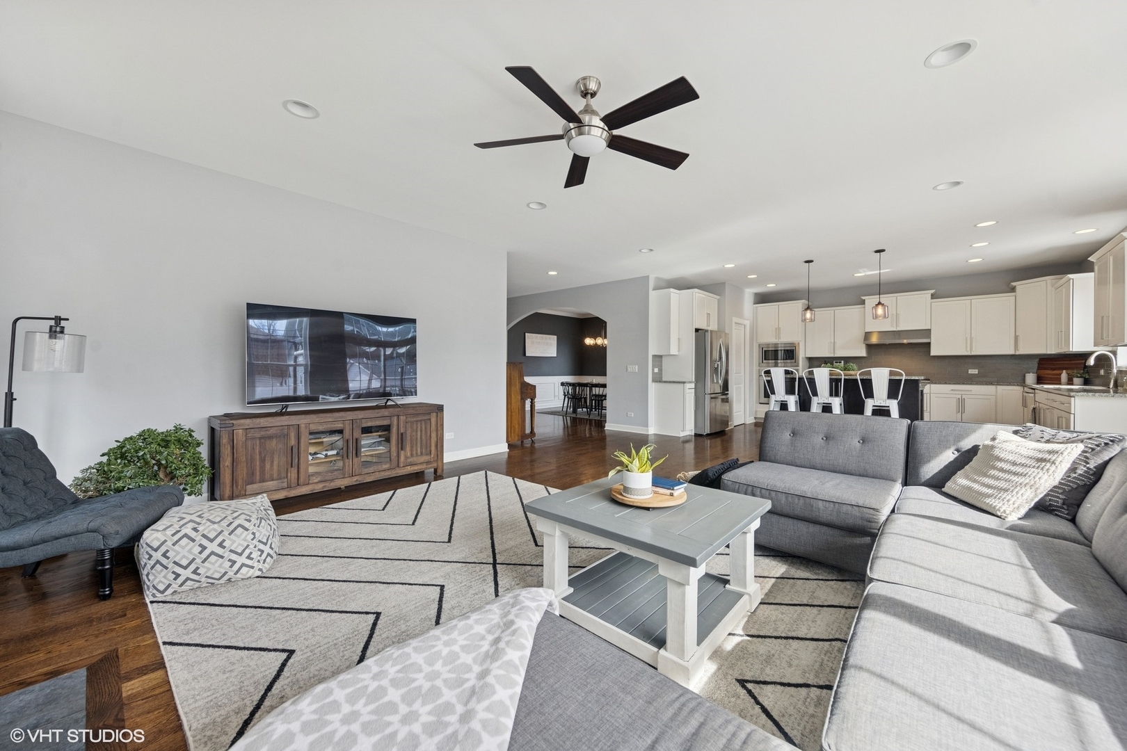 252 E 2nd Street