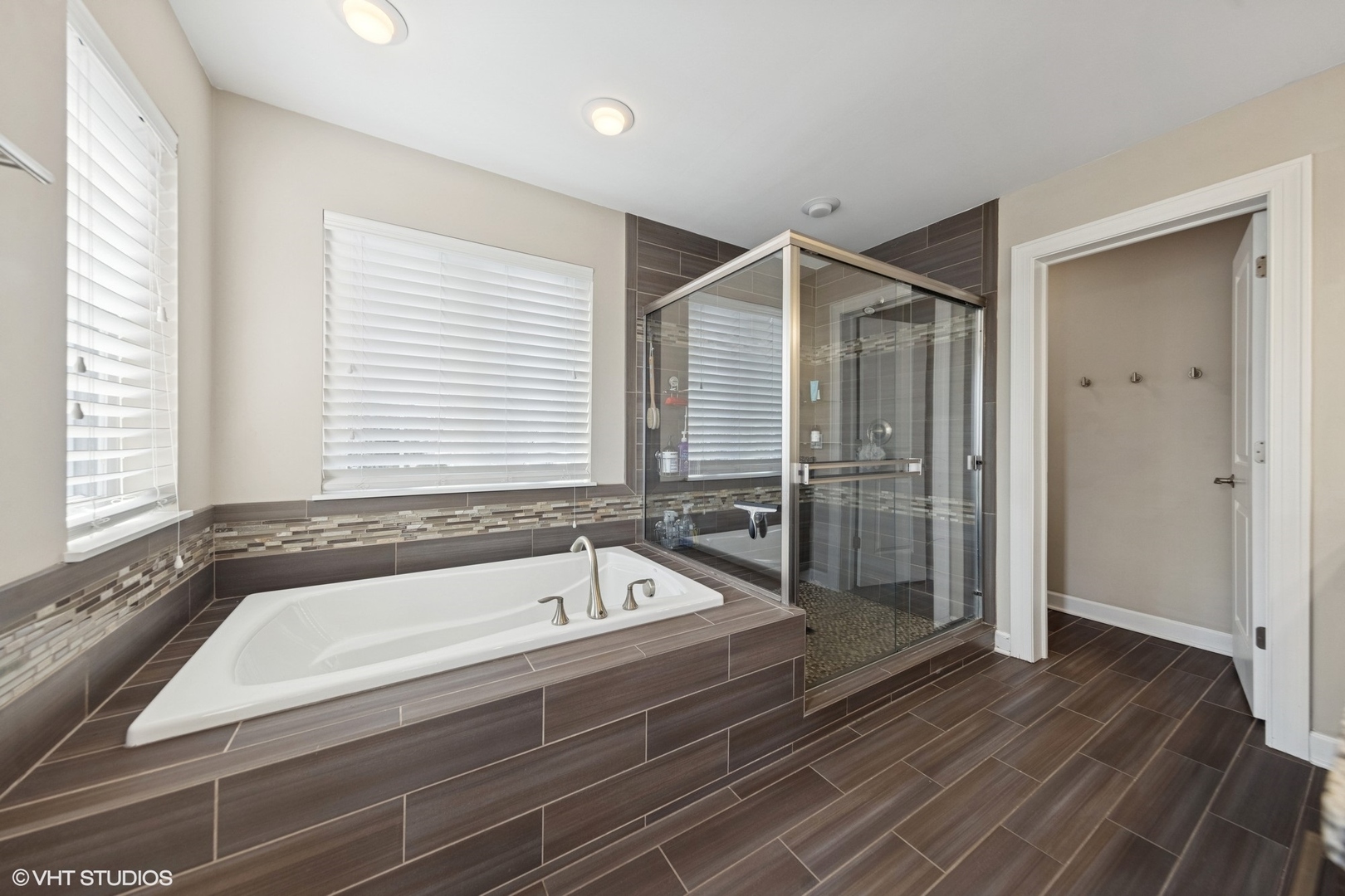 252 E 2nd Street