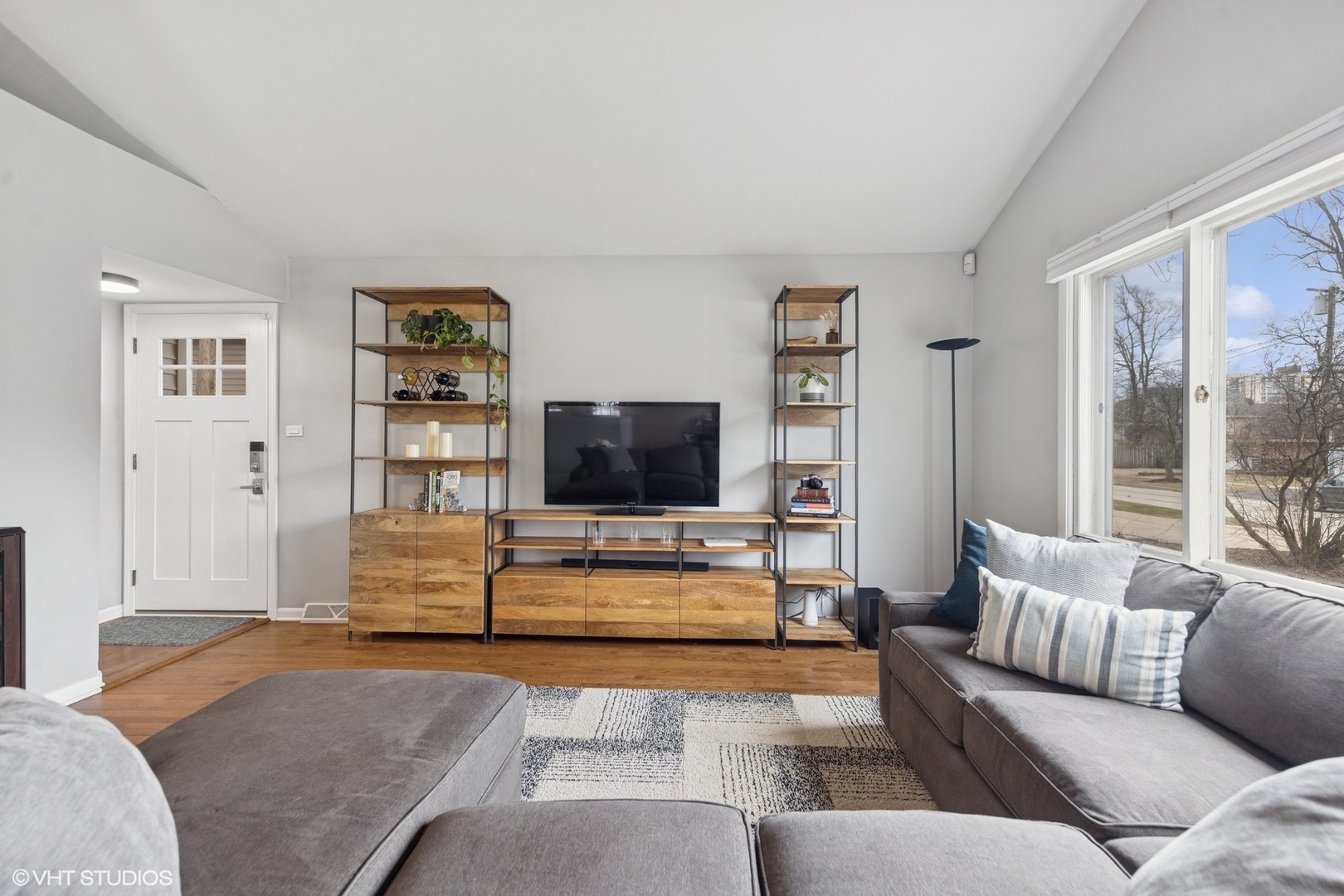 124 W Windsor Avenue
