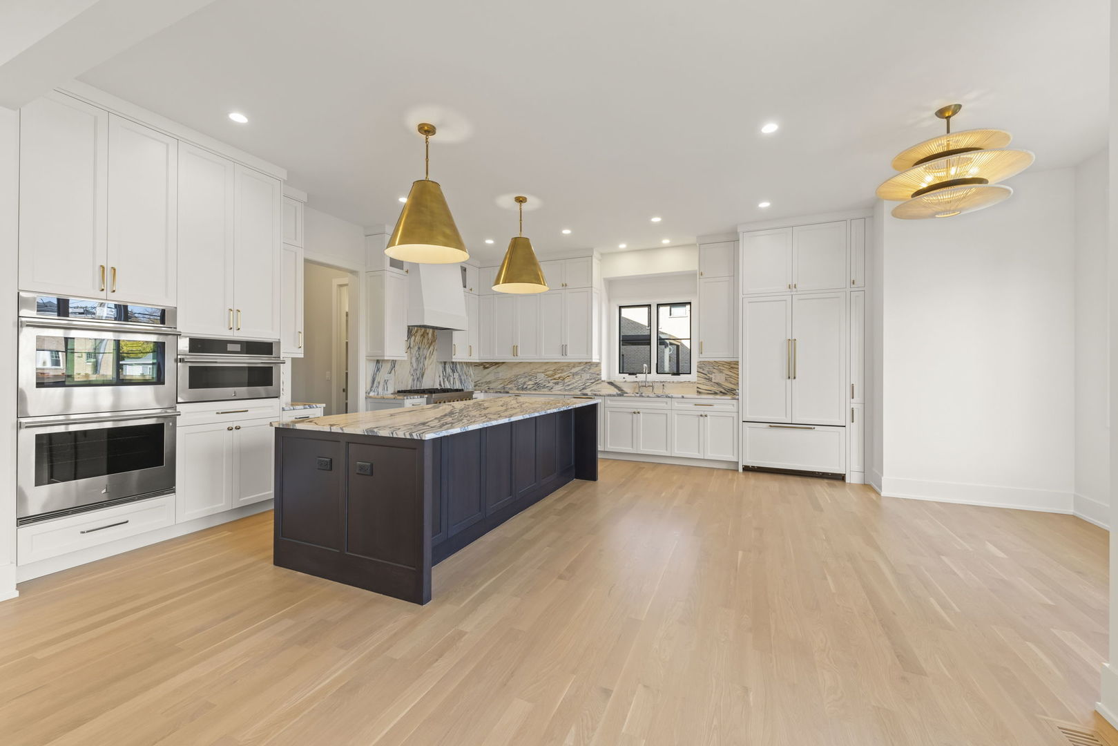957 S Hillside Avenue