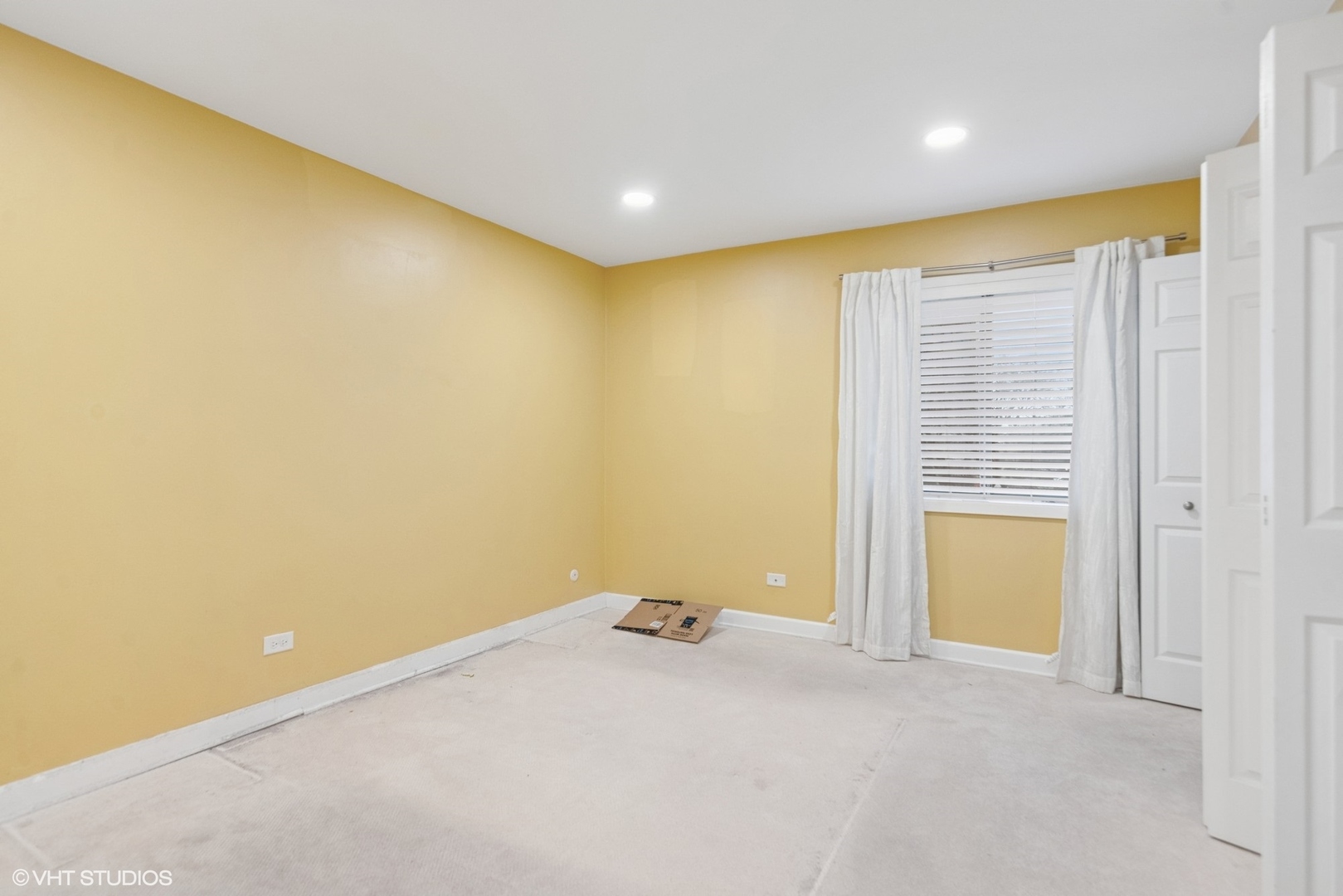 111 E Janata Boulevard Unit: 3B