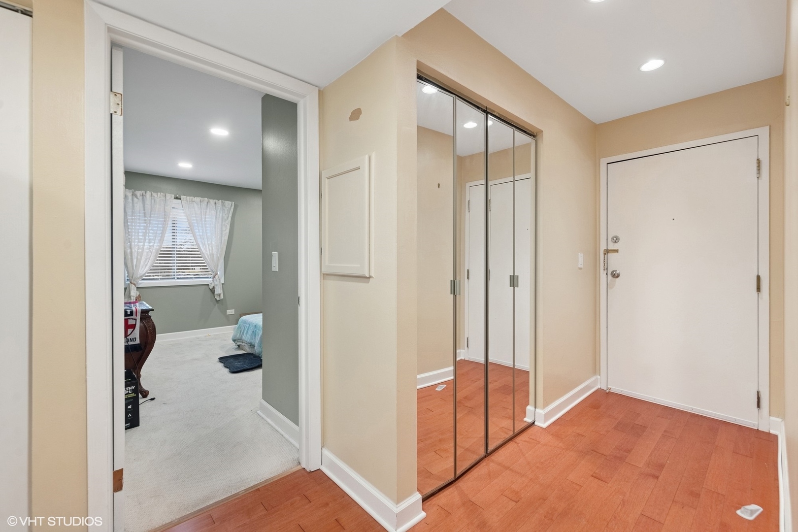 111 E Janata Boulevard Unit: 3B