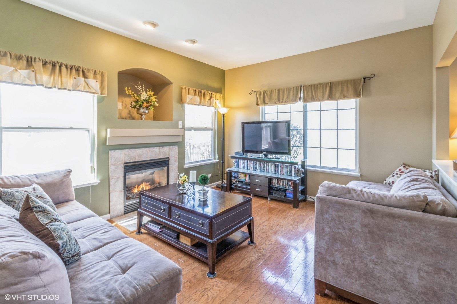 954 Tanager Court