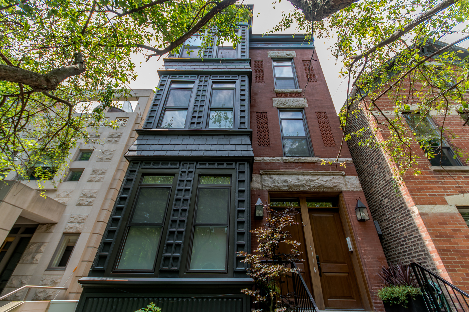 1912 N Dayton Street Unit: 1F
