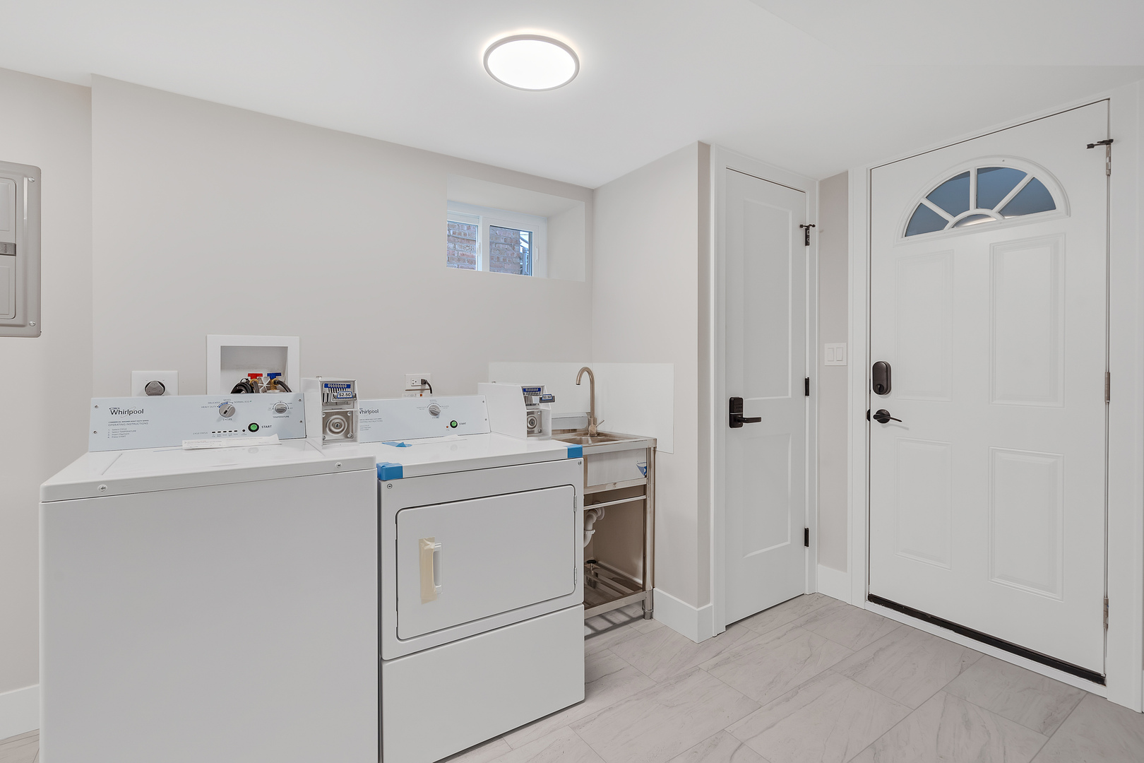 2919 N 74th Court