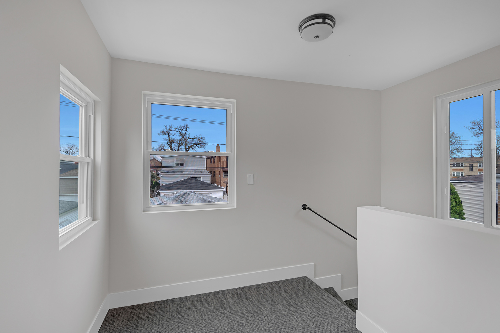 2919 N 74th Court