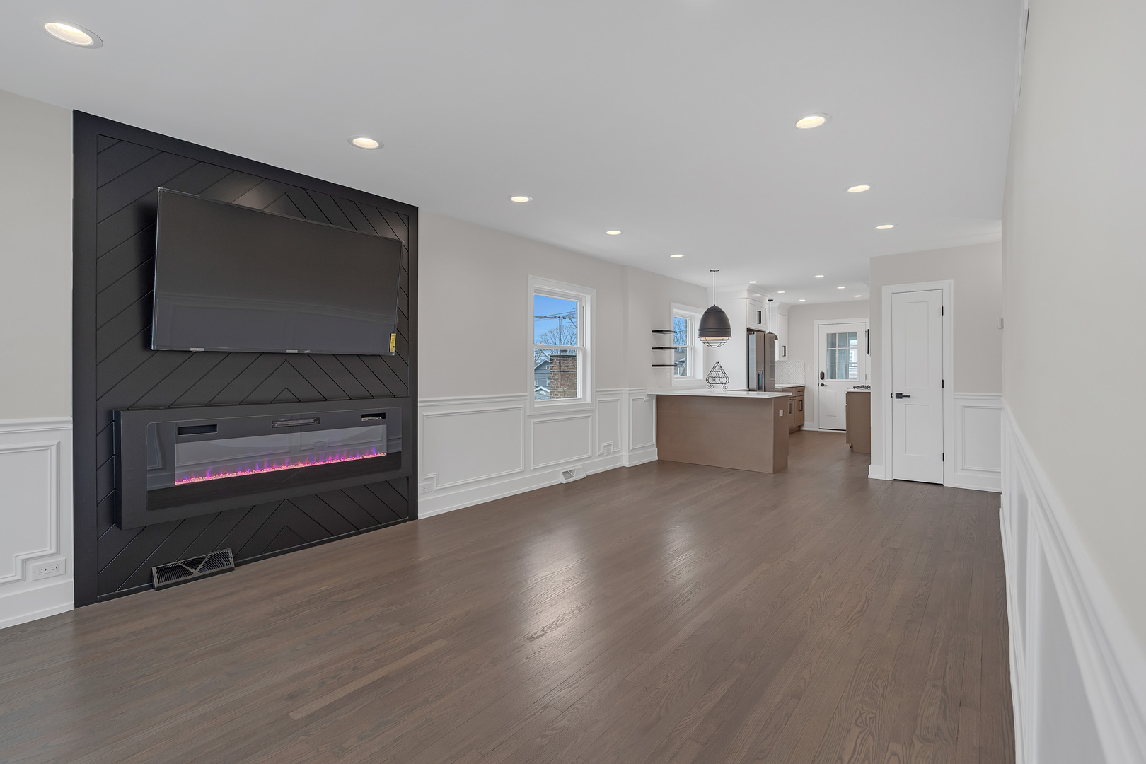 2919 N 74th Court