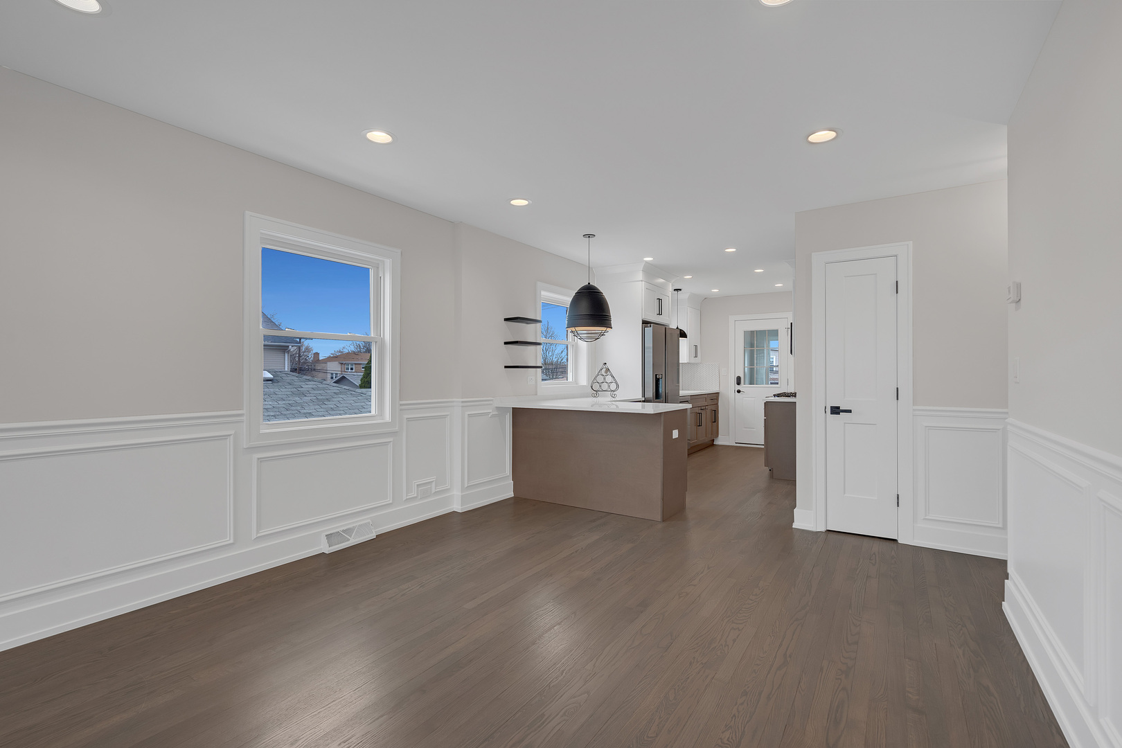 2919 N 74th Court