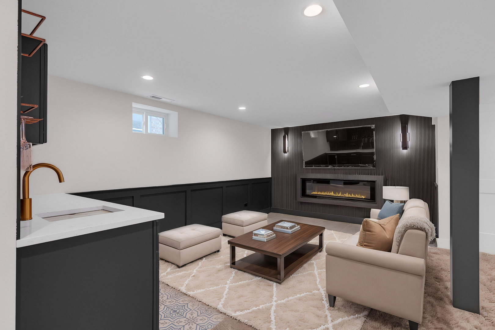 2919 N 74th Court