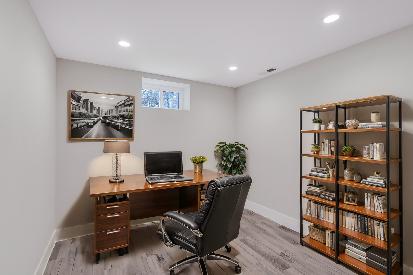 2919 N 74th Court
