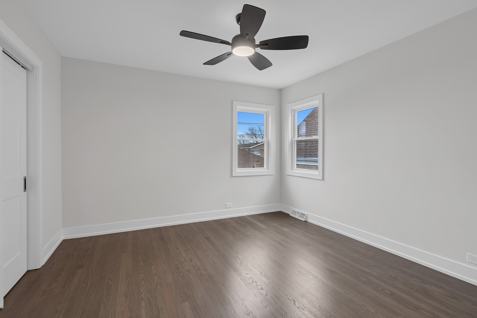 2919 N 74th Court