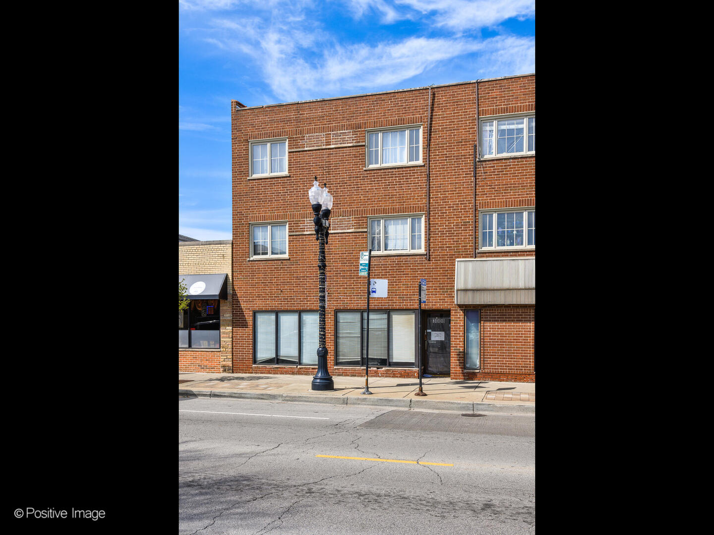 3008 W Devon Street